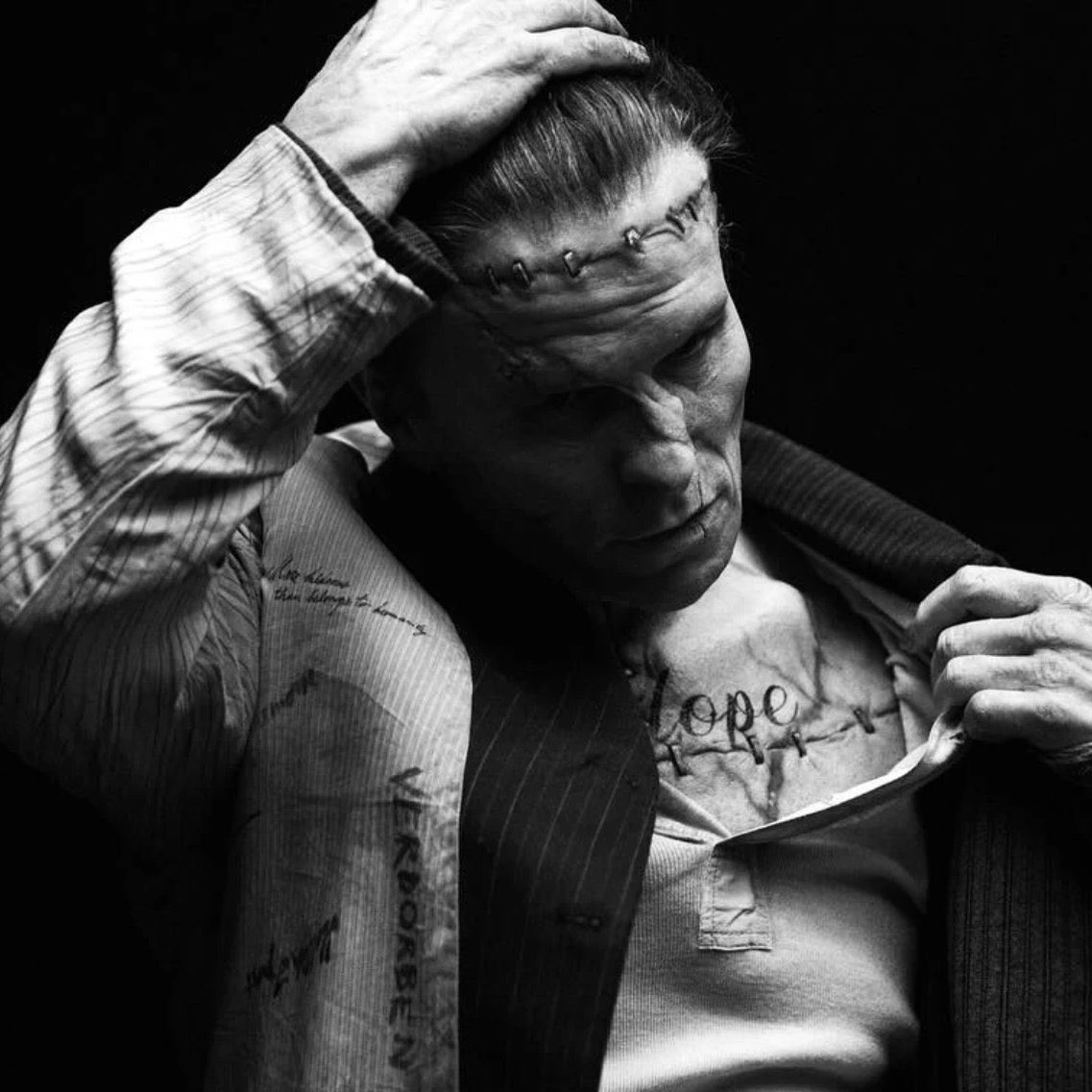 FilmUpdates's tweet image. Jake Gyllenhaal joins Christian Bale and Jessie Buckley in Maggie Gyllenhaal’s ‘THE BRIDE’

(hollywoodreporter.com/movies/movie-f…)