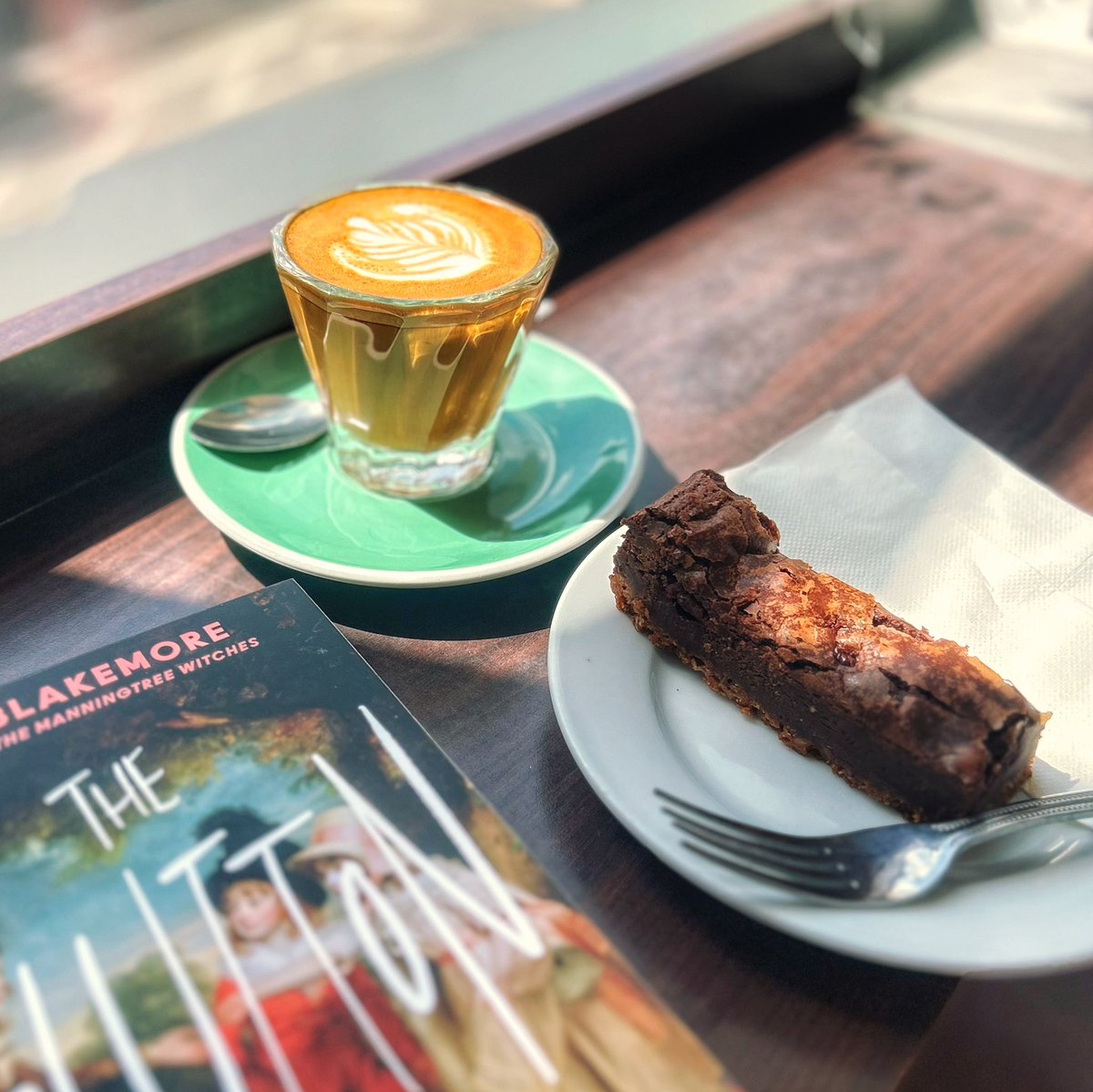 WStonesArgyleST's tweet photo. We take coffee & cake seriously 🤓
So our new ‘revelation’ brownie has been perfectly formulated with rich chocolate & fruity cherries to match our speciality roasted & ethically sourced coffee ☕️ 🍫 https://t.co/dVUlNS4EIv