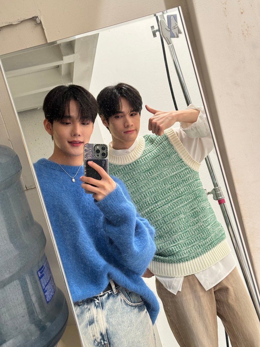 jaychngs's tweet photo. got a reply from hunie + jayhun selca... i guess this will be my bday gift 🥺 https://t.co/4LU7IBheUD