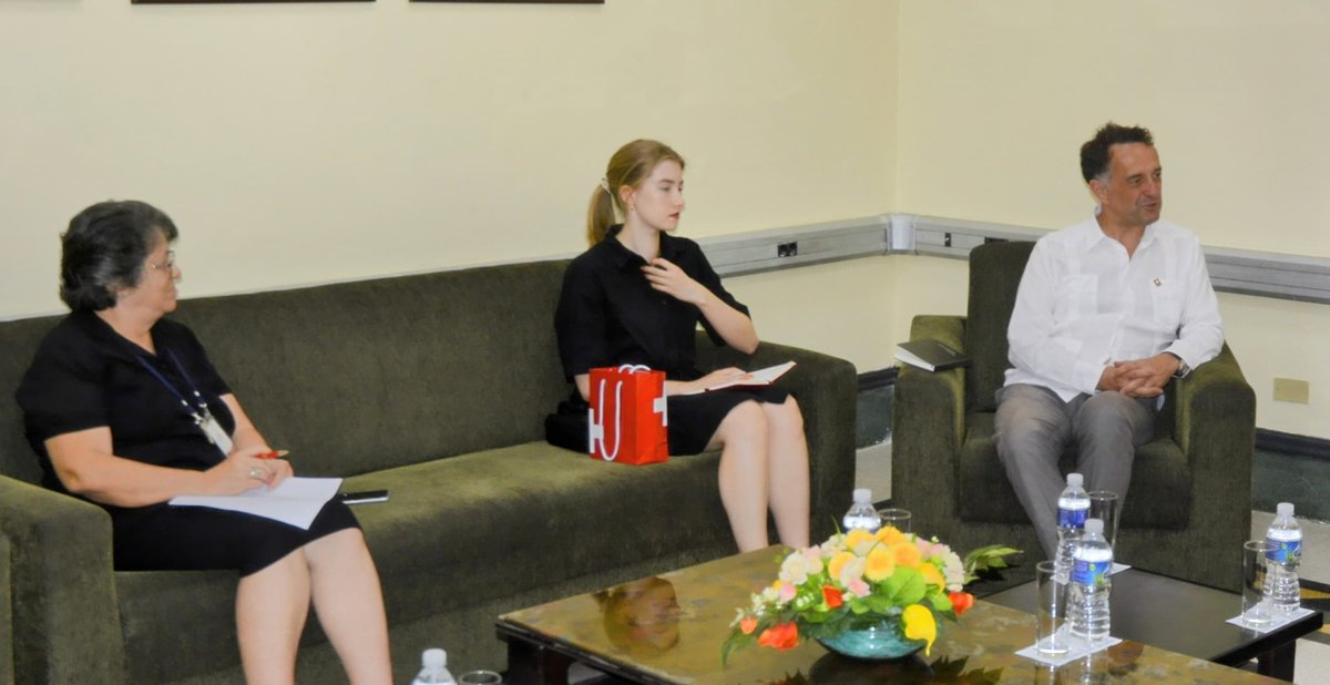 El Secretario de <a href="/AsambleaCuba/">Asamblea Nacional Cuba</a>, <a href="/HomeroAcostaA/">Homero Acosta Álvarez</a>, sostuvo un cordial encuentro, en el Capitolio Nacional, con Stefano Vescovi, embajador extraordinario y plenipotenciario de #Suiza🇨🇭 en #Cuba🇨🇺 

Coincidieron en ampliar y fortalecer vínculos interparlamentarios entre ambas naciones