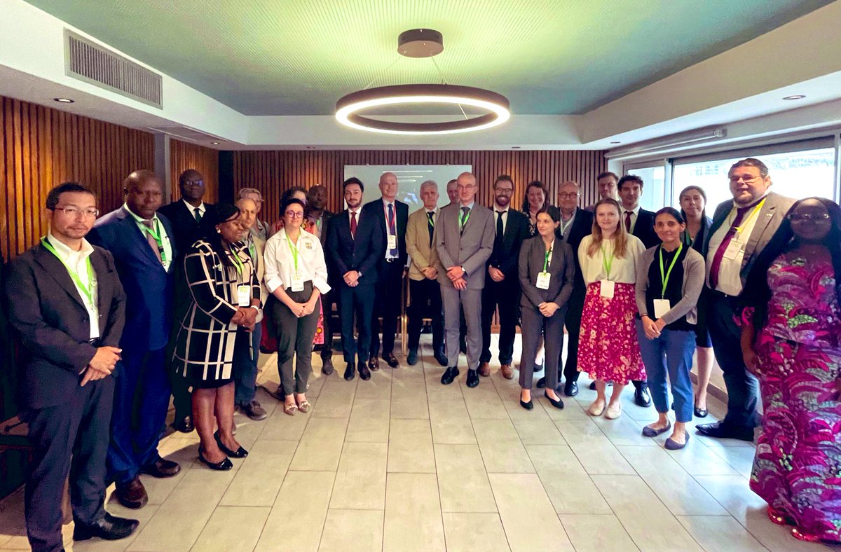 UKinDRC's tweet photo. Aujourd’hui à la Réunion des Parties sur le Partenariat pour les forêts du Bassin du Congo, nous avons discuté avec les pays donateurs de l’importance du partenariat dans la facilitation du dialogue, et avons félicité l’excellent travail de nos collègues 🇫🇷 &amp; 🇬🇦 jusqu’à présent. https://t.co/yCKdM0lSvW