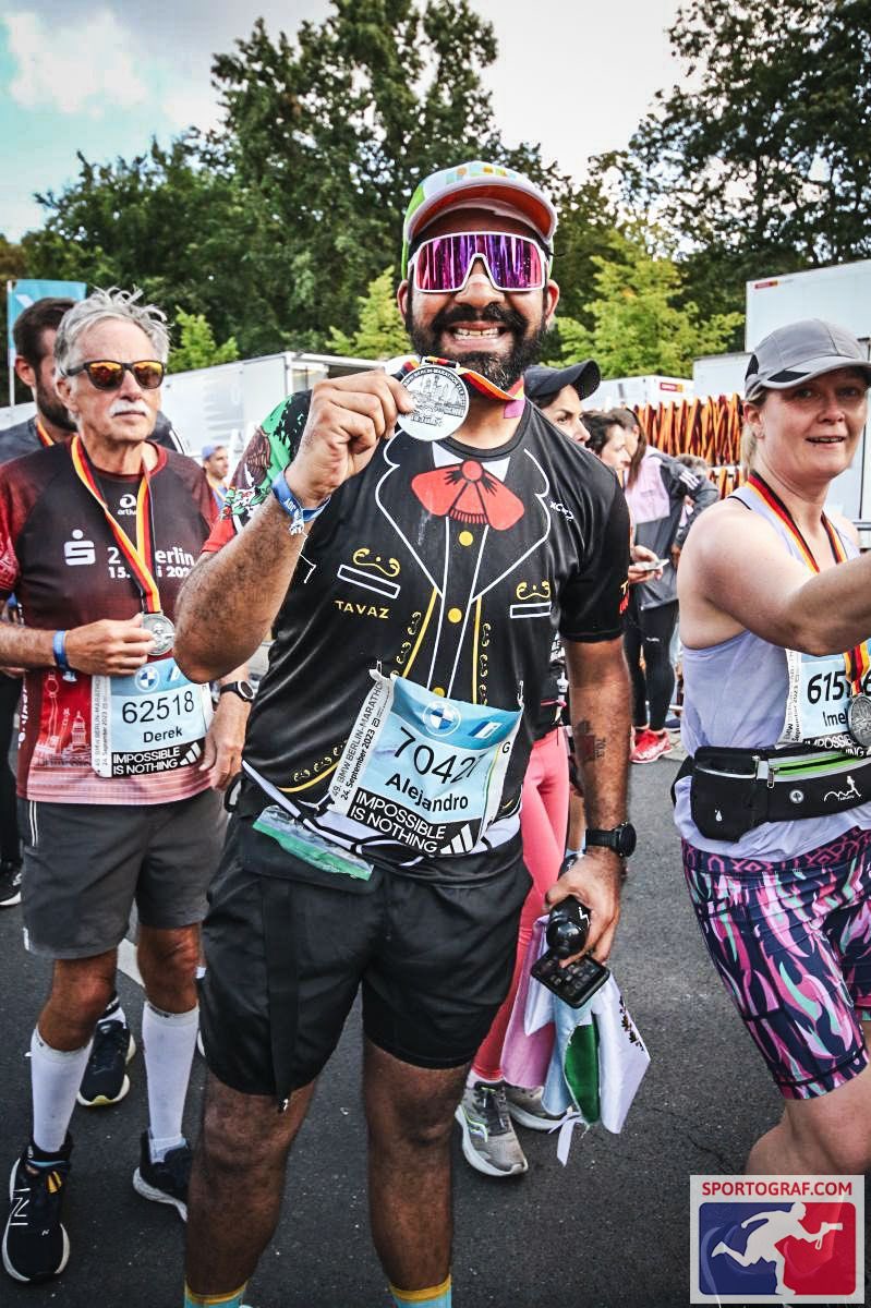 yafmveracruz's tweet photo. Hoy en el #NationalRunningDay felicitamos a nuestro compañero Alex Tapia por las Carrera que ha dado al rededor del mundo 🌍 

📸🏃‍♂️ Marathon Berlin

“Feliz día mundial del corredor” a todos los amantes de este deporte 🏃‍♂️

@alextapia_ https://t.co/0en2GJLcCT