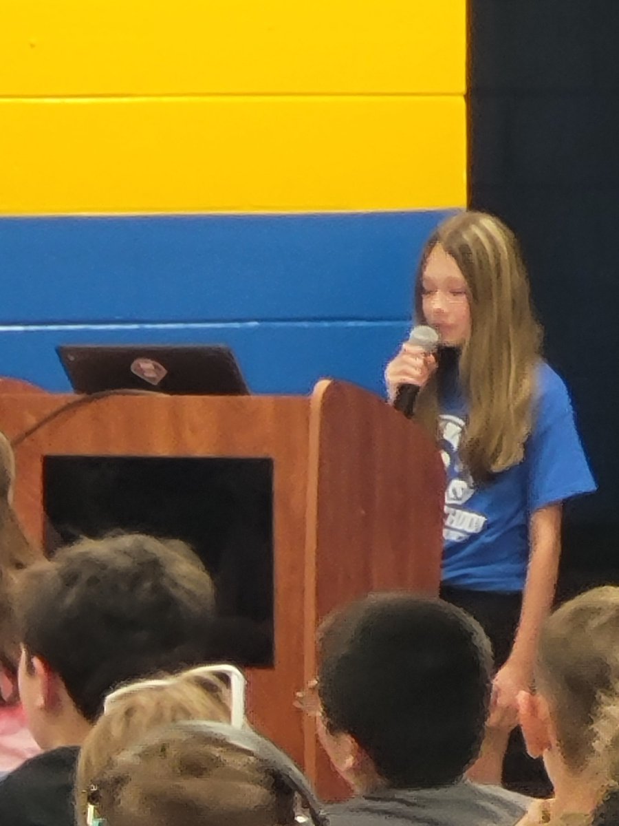 peters_ted's tweet photo. Our fifth grade Student Council Representatives welcomed the Main Road School fourth grade students on Monday to CLR for a tour and orientation. #reutterrocks https://t.co/8MEDUZtzPe