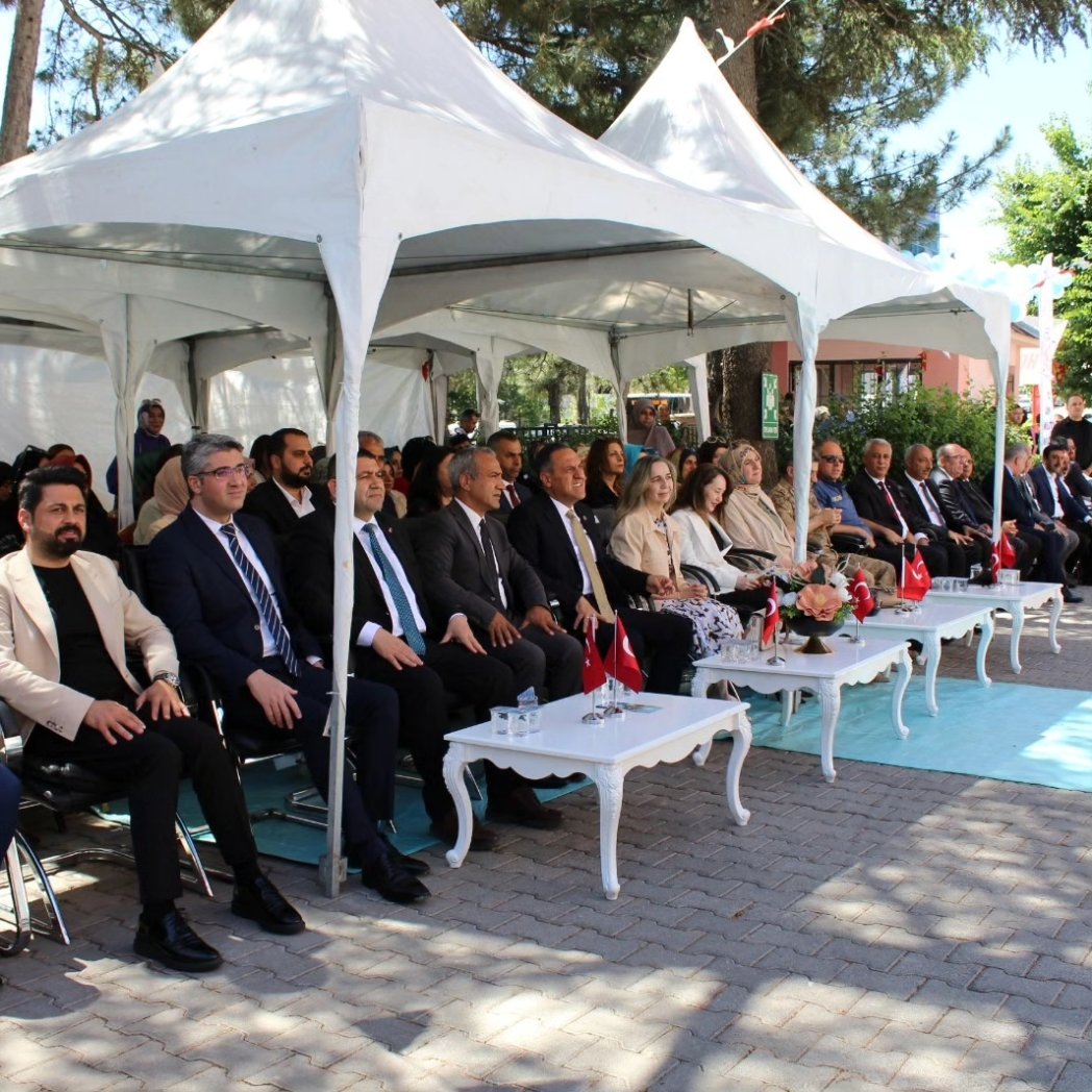 omerbey12's tweet photo. Yılın özetinden kareler https://t.co/HXzhYHo6hs