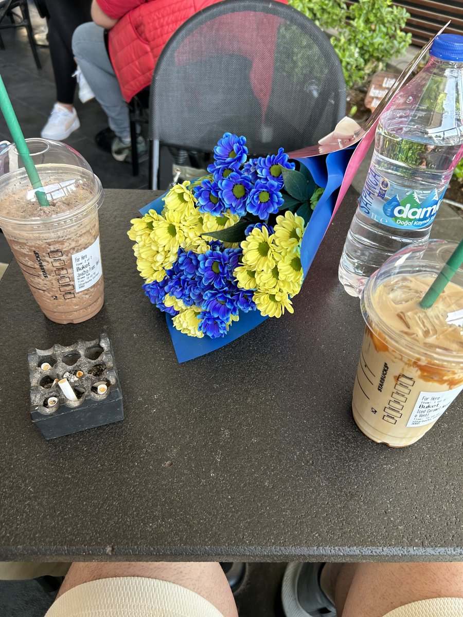 Manitaya çiçek alırken bile fenerbahceli alıyoruz.