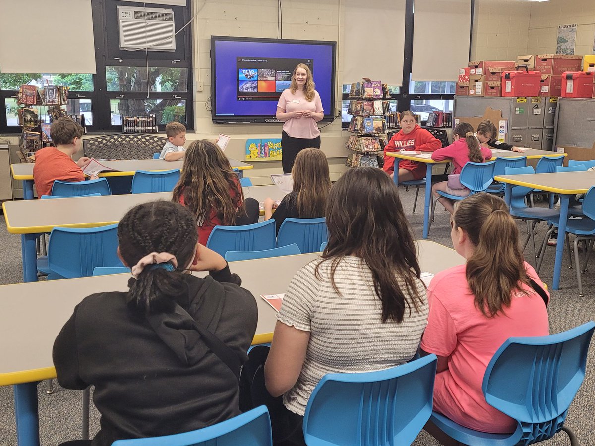 The Franklin Township Library's Youth Librarian visited CLR this week to discuss with students about the library's summer programs.  #reutterrocks