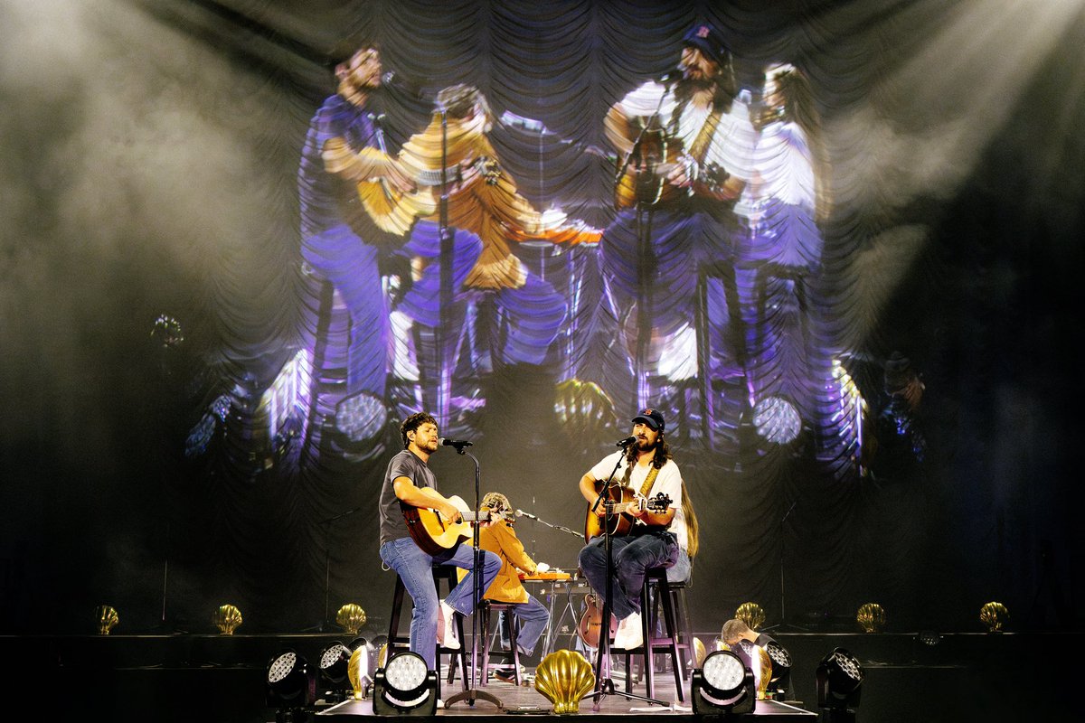 me n my buddy <a href="/NiallOfficial/">Niall Horan</a>