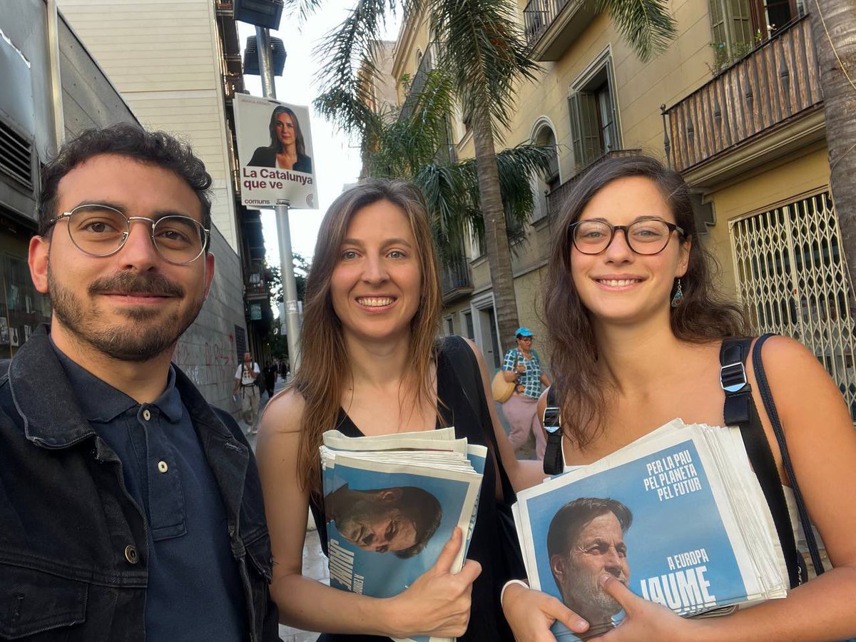 Aquest matí hem sortit a les boques de metro de Barcelona per compartir amb veïns i veïnes quin és el projecte de <a href="/SomComuns/">Comuns</a> per defensar la pau, el planeta i el futur a Europa amb <a href="/Jaumeasens/">Jaume Asens</a> ❤️

Moltíssimes gràcies a tots i totes!