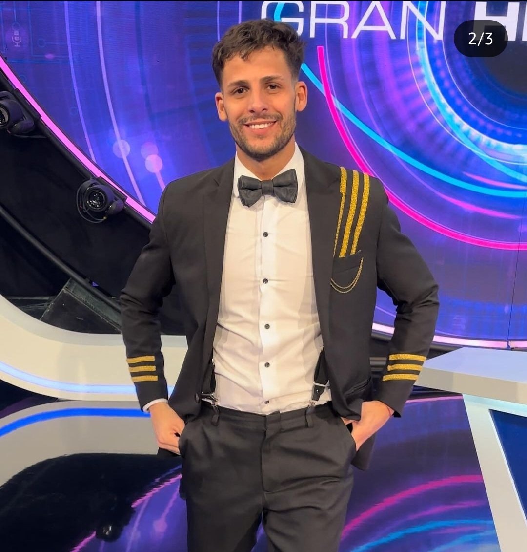 trueshowman's tweet photo. PODRAN? PUES NO, NO PASARAN. 🤤😍
#granhermano #joel #gh202 https://t.co/mzHUzgSzOn