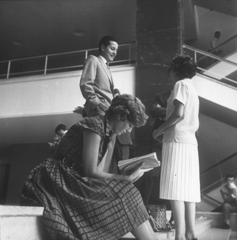PatrimonioCM's tweet image. 📷Época de exámenes en Ciudad Universitaria, 1959. Fondo Martín Santos Yubero, ARCM.
