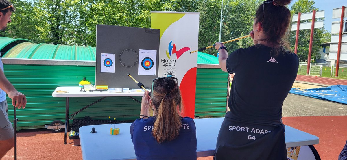 64_usep's tweet photo. Aujourd'hui à St-Palais journée sport et partage, organisée par la commune et le @departement64 , en partenariat avec le #cdos64 @Cdsa64 et #cdhandi64, et la participation des clubs locaux.
Une journée riche de partages, plaisir, pratiques et découvertes sportives ! https://t.co/k3xtQ3IElh