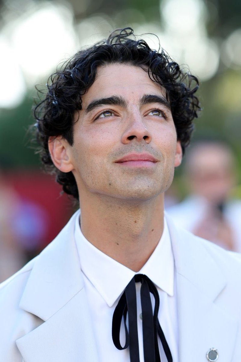 Lonelywarrior3's tweet photo. La decisión de mi yo de 11 años al elegir a Joe Jonas como crush trascendió 15 años después. https://t.co/6UiJ4mas2s