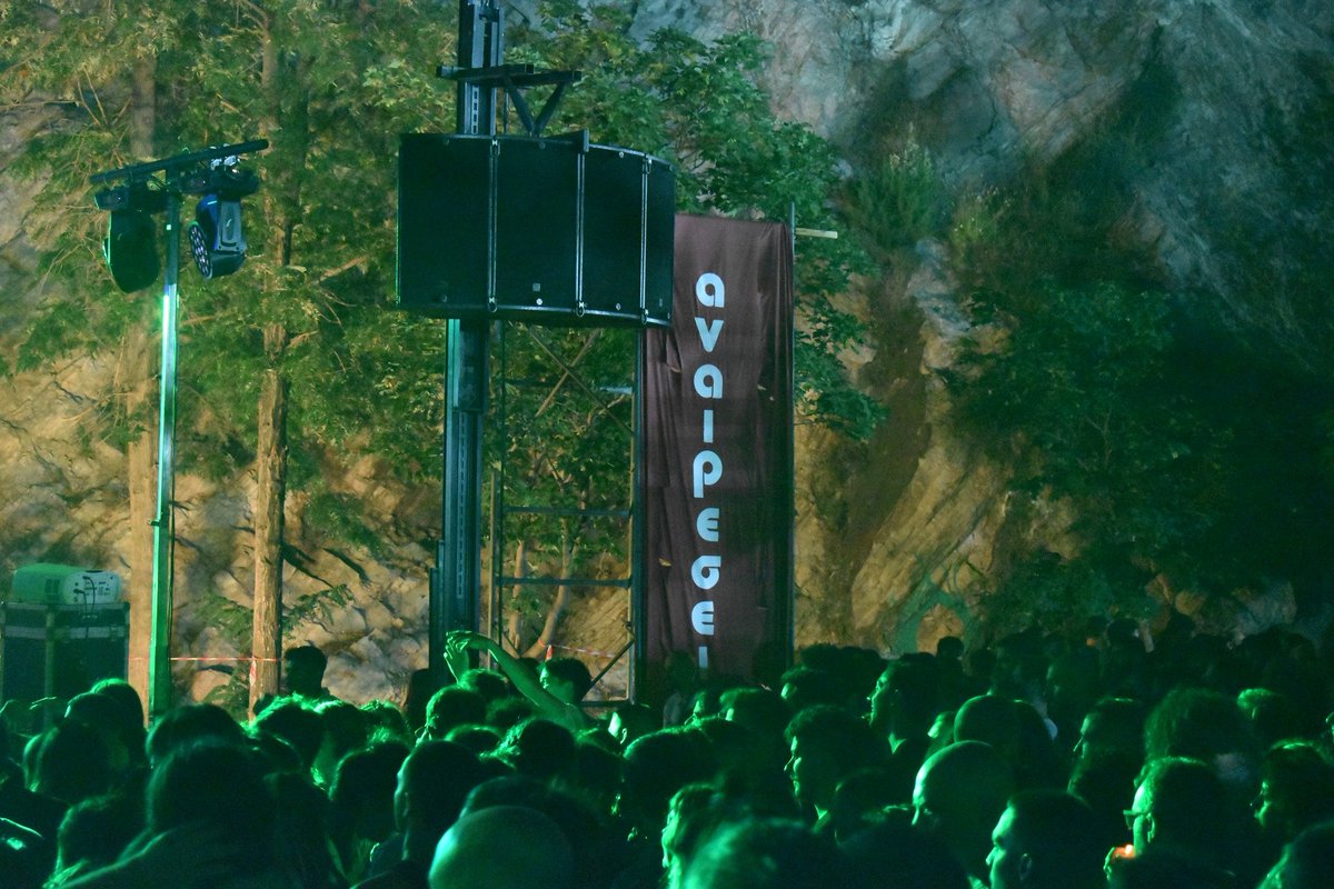 📸Photostory του Φεστιβάλ Αναιρέσεις 2024 στην Αθήνα στο Θέατρο Βράχων.
 
🔗Στην ιστοσελίδα μας: tinyurl.com/mrt3kp8b

📲Κάνοντας κλικ σε κάθε φωτογραφία ανοίγει το σχετικό photo album ανά ημέρα στη σελίδα μας στο Flickr! #antireport #φεστιβάλ <a href="/PRINgr/">Πριν</a> @narnews <a href="/neolaiaKA/">νΚΑ - νεολαία Κομμουνιστική Απελευθέρωση</a>