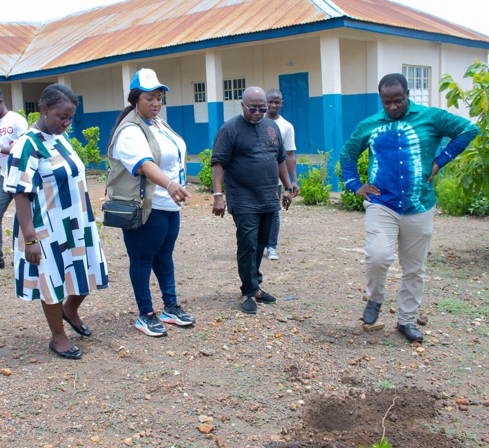 Happy #WorldEnvironmentDay 
 
Our Resident Rep,<a href="/FredAmpiah/">Fredrick Ampiah</a>  led a tree planting ceremony at the Nyapui Girls Secondary School in Kenema to symbolize our commitment to environmental sustainability &amp; a greener future for all. 

 <a href="/ahunnaeziakonwa/">Ahunna Eziakonwa</a> <a href="/ProtectionLeone/">Environment Protection Agency Sierra Leone</a> 
<a href="/UNSierraLeone/">UN in Sierra Leone</a>