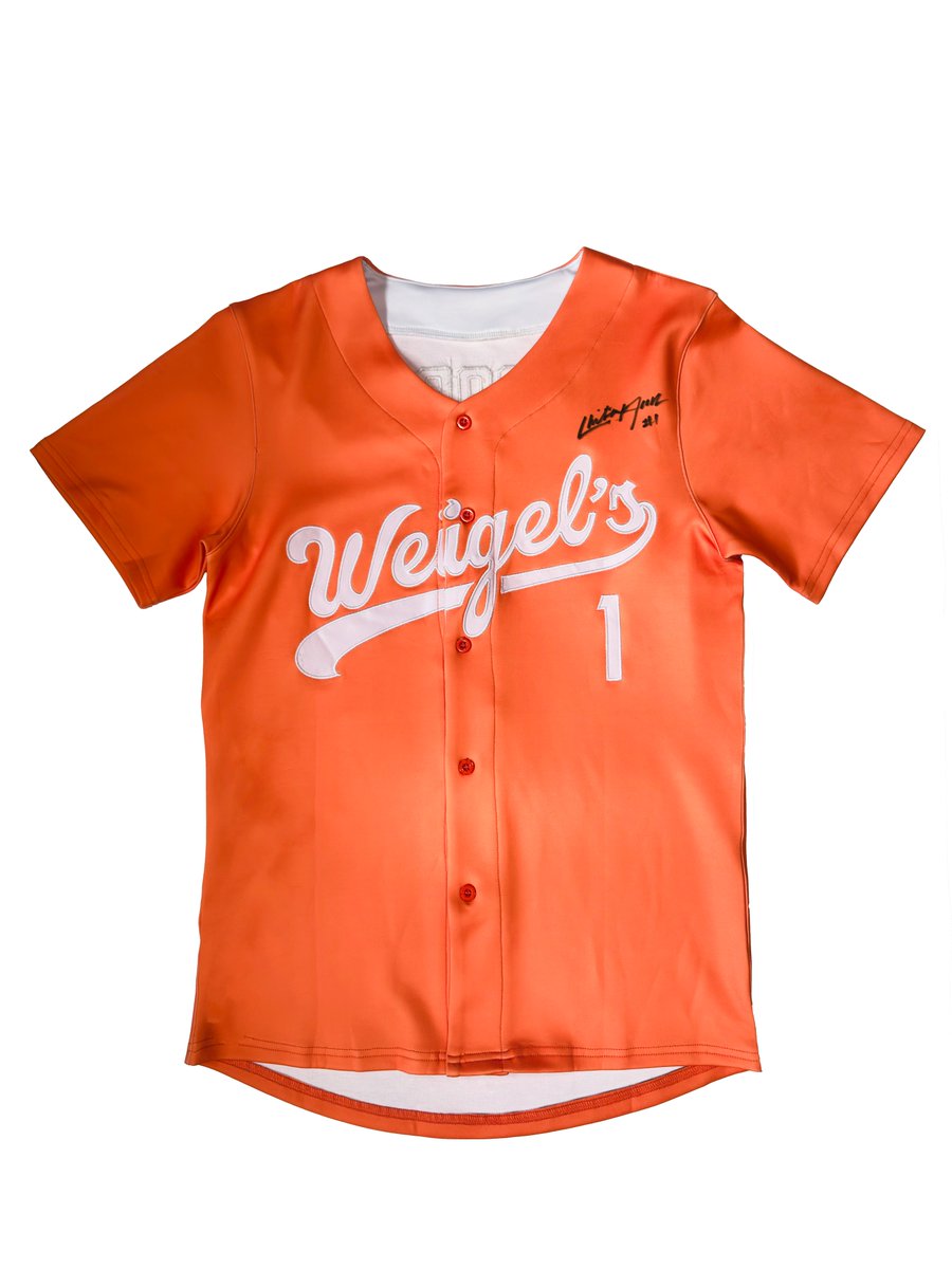 weigelsstores's tweet photo. We're less than 200 followers away from 10,000.  To celebrate, when we hit 10k followers we are going to give away 6 prizes at random to 6 of our followers (better odds than the lottery!) Prizes include a $500 Weigel's gift card, autographed Weigel's NIL jerseys, and more! https://t.co/BGM62cRYlv