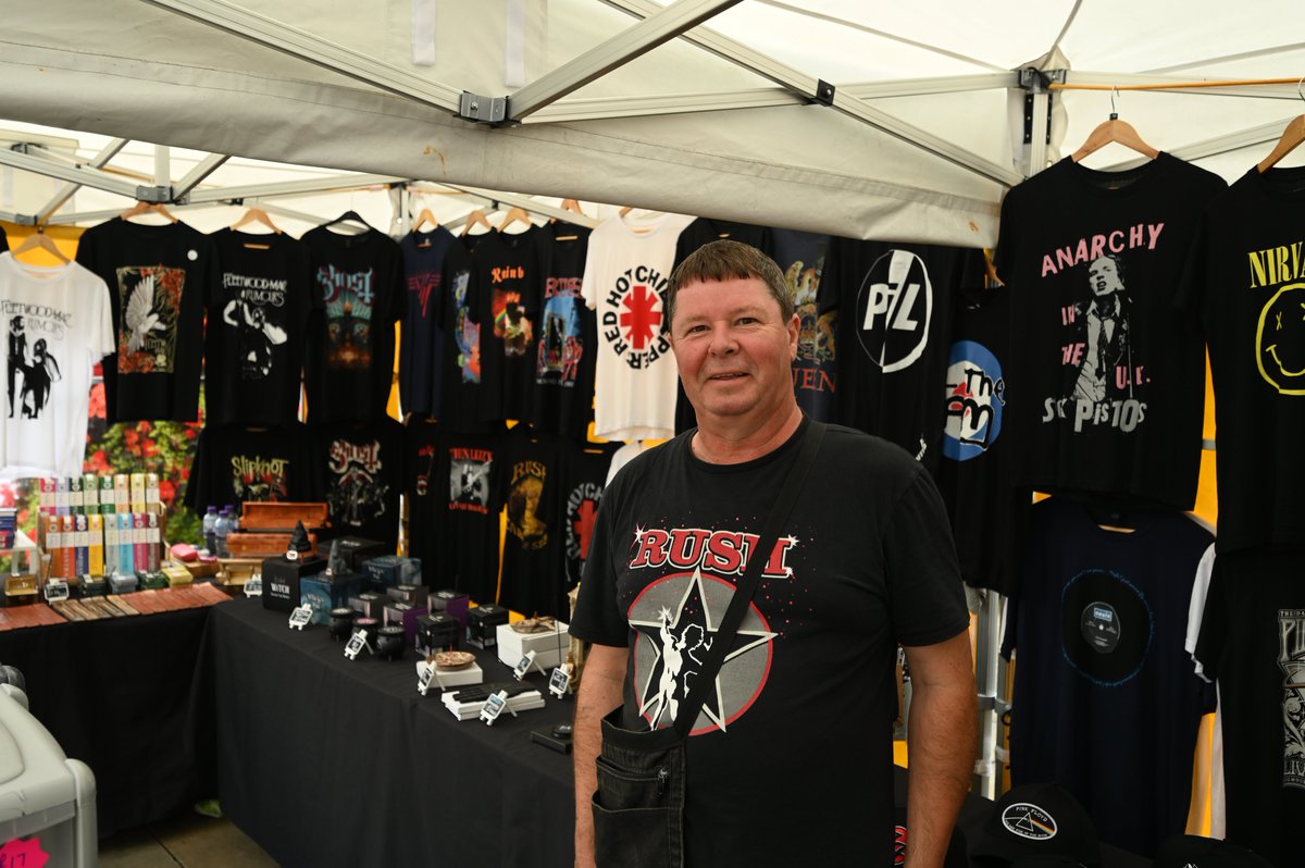 Thurs 6th... our Food Producers' &amp; Crafters' Market is back in Durham Market Place.  Open from 9am, you'll find ...
💍From soap to silver jewellery (both handcrafted)
🍔From burgers to biltong
🐕‍🦺From t shirts to dog treats ... and so much more
#lovedurham #shopdurham #shopsmall