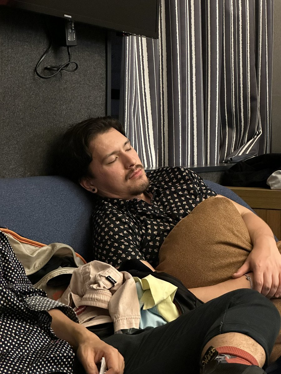 Citizen_Snipes's tweet image. How was Dreamhack?! Get any cool pictures with anyone?
My only picture: 💀