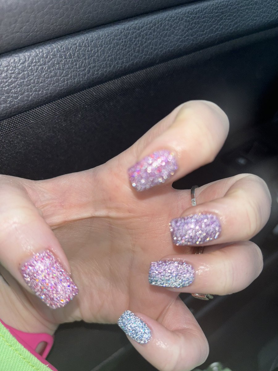 lindsay 👩🏼❤️‍🔥 tweet media