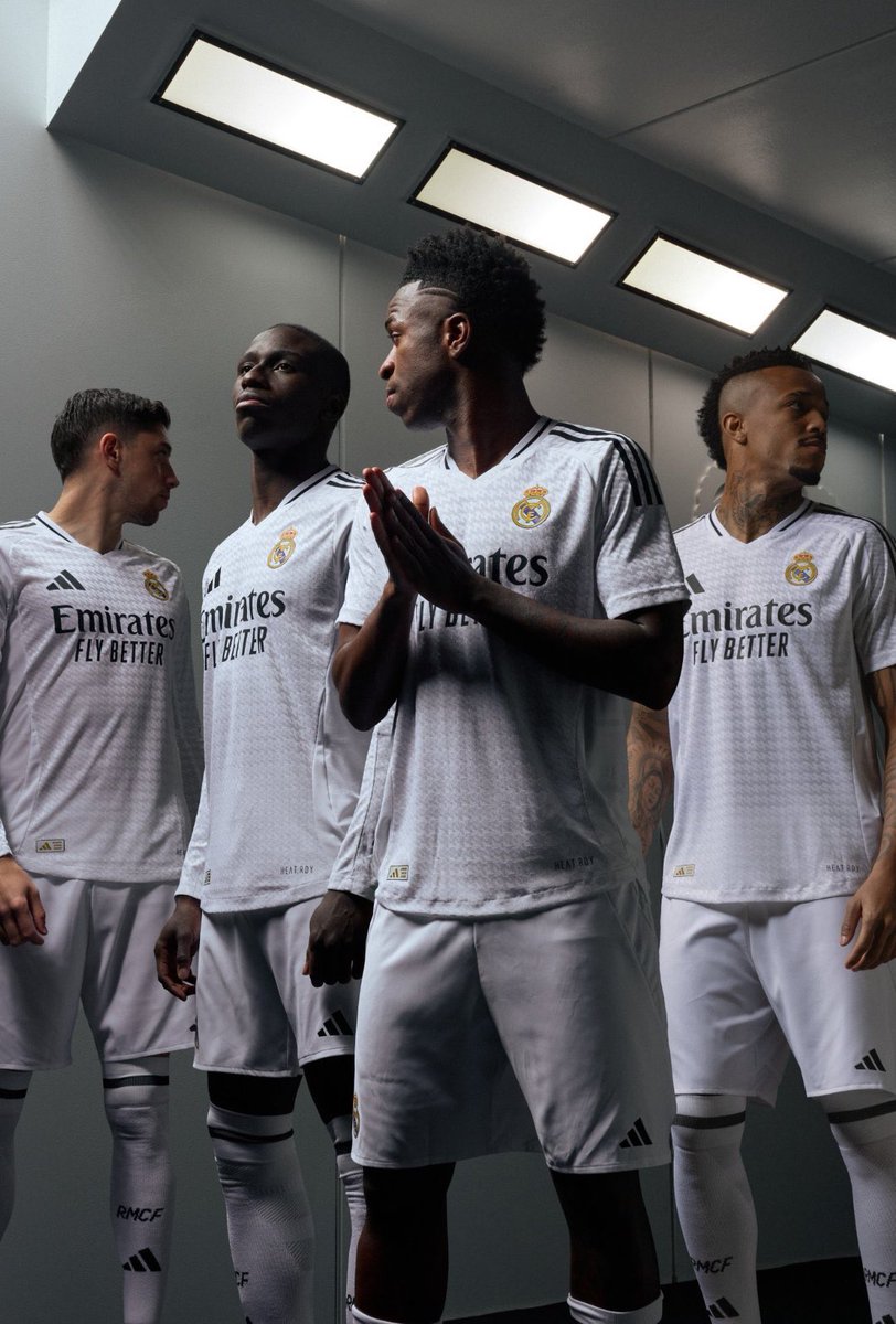madrid_total2's tweet photo. 🚨 SORTEO INTERNACIONAL NUEVA CAMISETA DEL REAL MADRID 24/25!

Nombre y número a elegir 🤩

Requisitos:
• RT
• Follow @madrid_total2 y @JuandaRM7

Opcional: Mencionar a 1 amigo para doble participación

🍀 Ganador 10 de Junio https://t.co/m1dOpL8DyU