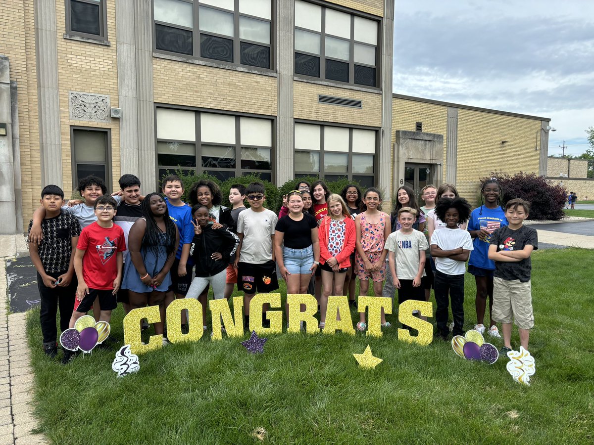 BarbRickerCov's tweet photo. And 2024 is a WRAP!  It was a great amazing school year!  #d123 #d123cov https://t.co/eh5T1hAuq8
