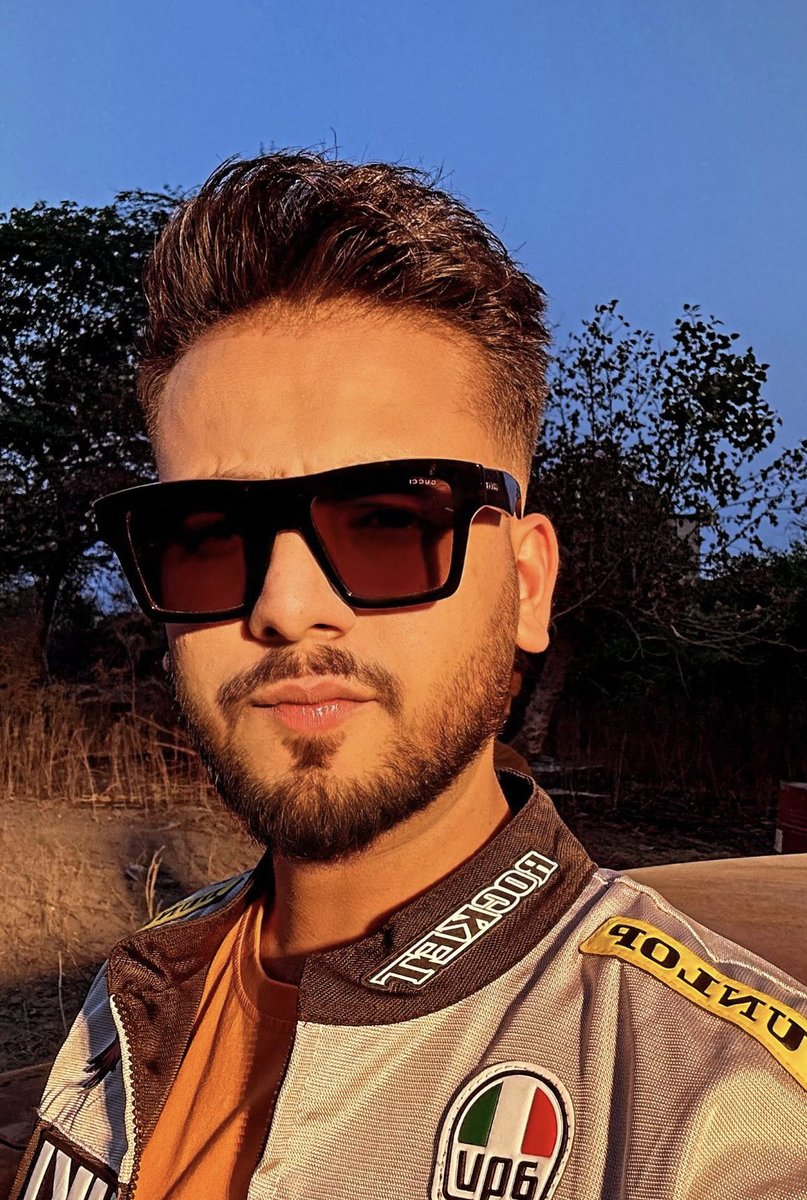 elvisharmy's tweet photo. Woooo @ElvishYadav 🔥

#ElvishYadav #ElvishArmy https://t.co/A2zARcqCch