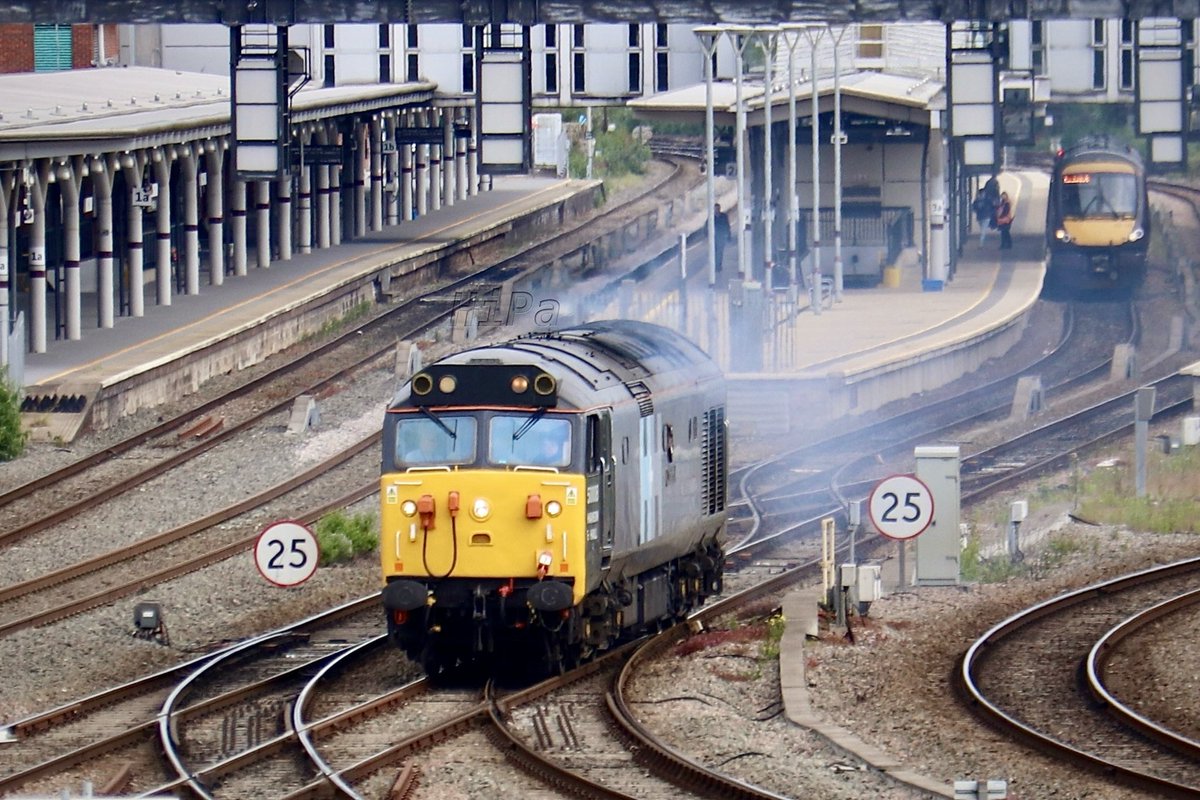 HiPa125's tweet image. Hanson &amp;amp; Hall Rail #Class50 50008 ‘Thunderer’, running as 0O50 0953 Derby Chaddesden Sidings &amp;gt; Eastleigh Arlington, at London Road Jn