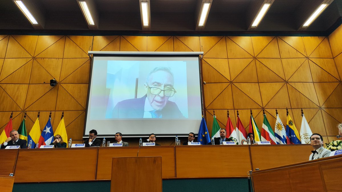 UEenEcuador's tweet photo. 🌍 Paolo Di Sciuva, Director Internacional de #EURESP, presenta los avances de la II Conferencia de Consenso. "Gracias a la experiencia europea, estamos logrando un impacto positivo en la seguridad penitenciaria".
#EURESP #SeguridadPenitenciaria #UE🇪🇺 https://t.co/Arfxop2kXY
