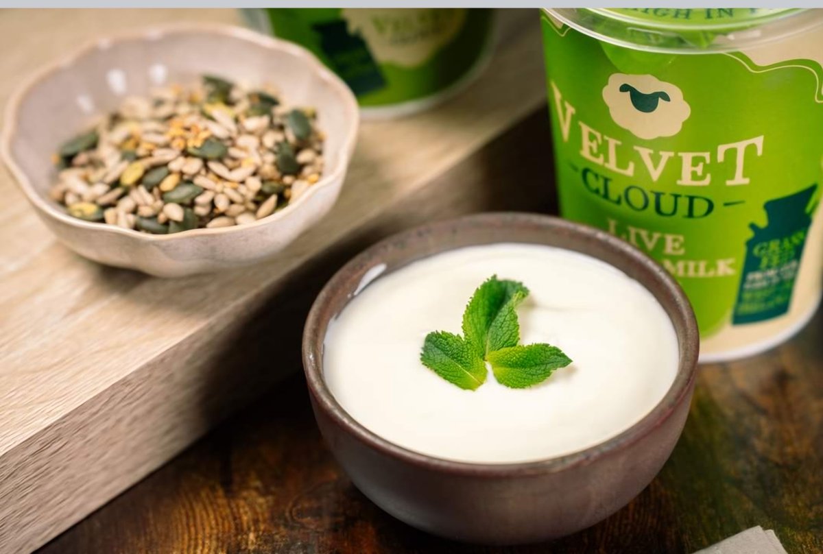 AislingRoche1's tweet photo. Please try it once..Its delicious, it's made on our family farm. It's not processed it's high in protein &amp; calcium, it has 4 live cultures and is a gentle Irish alternative to cow dairy Hundreds of chefs &amp; co sumers can't be wrong💚❤️🙏🐑 https://t.co/kf6cTFvEZA