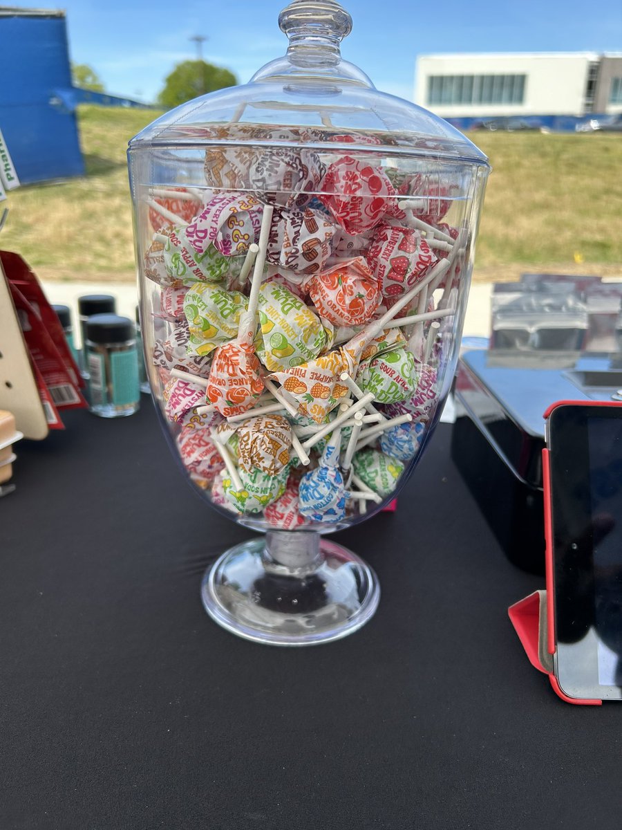 KryptoDeltaTHC's tweet photo. Let’s keep up the good work!! 
Come get all your smoke 💨 needs today
https://t.co/bPYI1uBegu 

Don’t forget come take a guess of how many Dum Dum's are in the jar and win a prize use the link the below. We will not be taking comment guessing
https://t.co/2UYsjpRdyH https://t.co/jiVTsgEpam