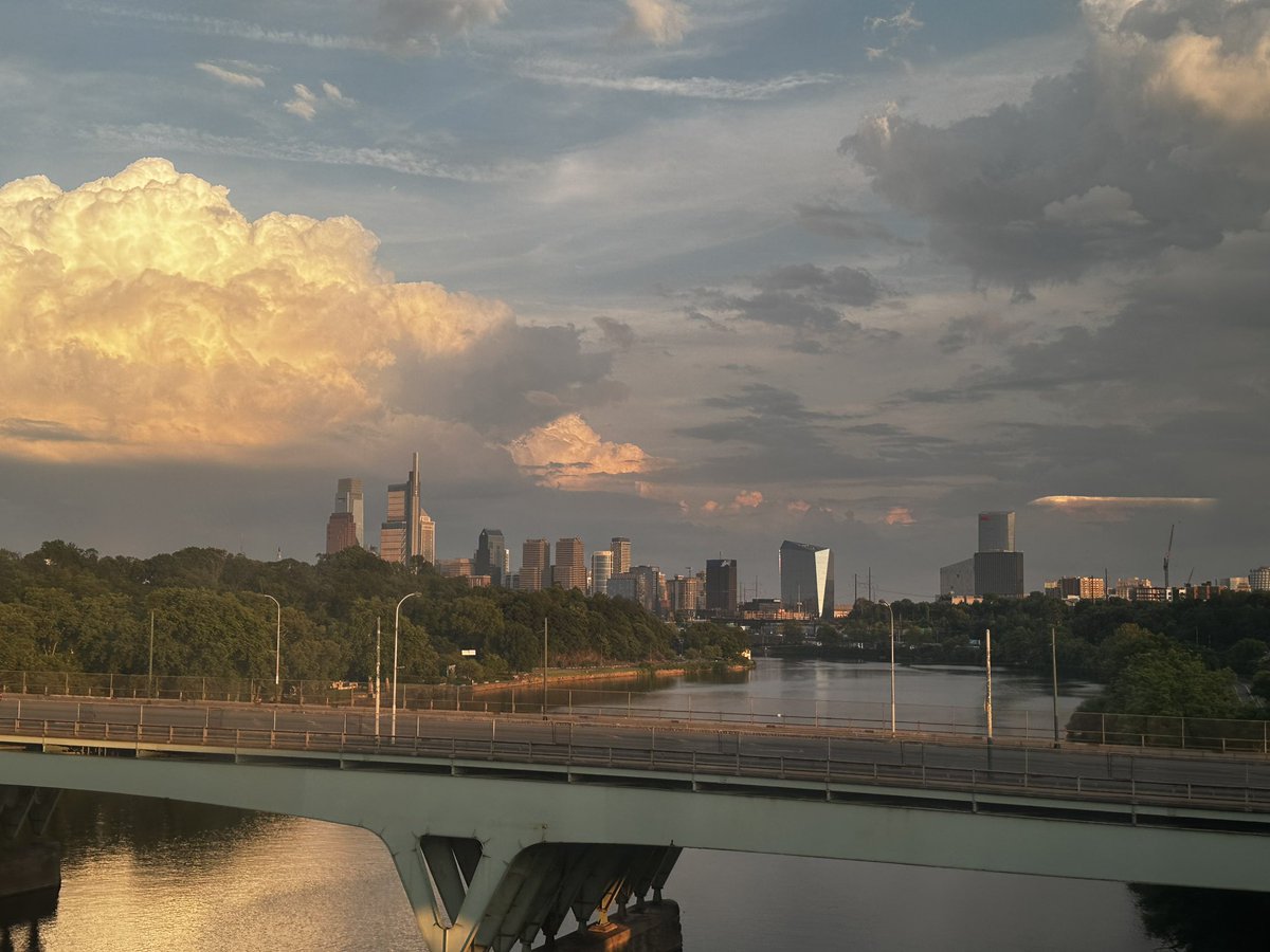JollyAnjali's tweet photo. It’s been real #ATCPhilly2024✌🏽Fortunate to be a part of a cool group of folks 😎 @AST_IDCOP https://t.co/28xNdpnZU5