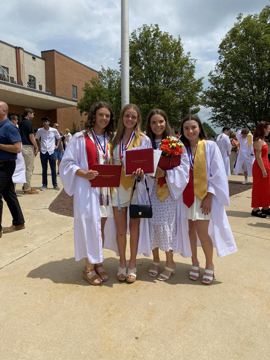 🎓🙌🏻🎉Congratulations to our Seniors!!!🎉🙌🏻🎓