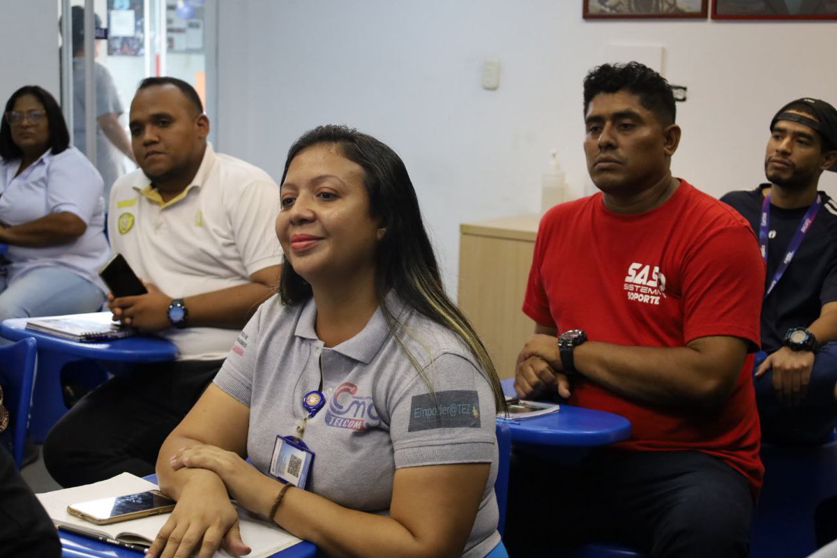 FundacionCendit's tweet photo. 📌Natascha Bauer, gerente general para el fortalecimiento del poder popular de 
@salaprensaCantv resaltó el acompañamiento del Estado Bolivariano a las Mesas Técnicas de Telecomunicaciones de Guárico para aprendizaje a nivel profesional. https://t.co/8y94E5tpBj
