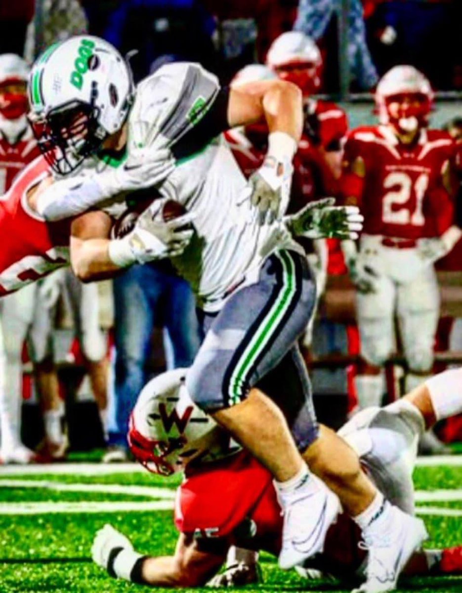 ParkerBertke's tweet photo. Officially counting down til season! Let’s GOOOO! Thee Dawg House! #GoDawgs #9 #RB #OLB https://t.co/nB2akg98yu