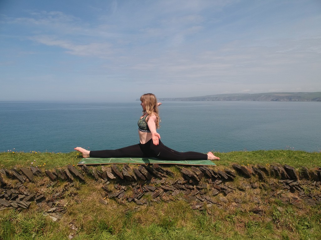 Midweek pause to breathe in the fresh air 🧘🌞 

Summer is almost here and we are so ready for outdoor yoga! Are you more of a sea-views or studio yogi? 🙏 🤩

#outdooryoga #yogainnature #sustainableyogamat #ecoyogamat #greenyogamat