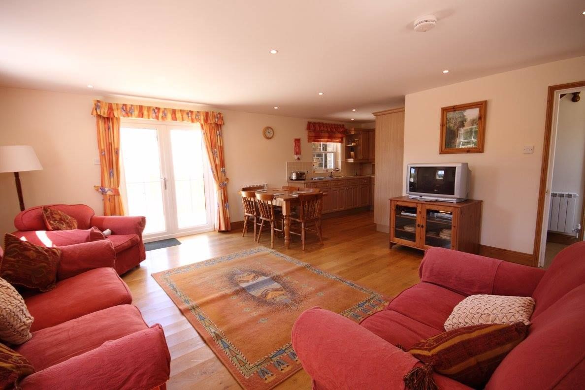 TheHolidayCots's tweet photo. Le Faucon, on Guernsey in Torteval parish, offers the perfect base for your island adventure.
🛏️ Sleeps 1-7
https://t.co/eMF08dPVVi
#LeFaucon #ClifftopCottagesGurensey #Guernsey #TortevalParish #CliffPathWalks #BeachParadise #Alfresco #ExploreGuernsey #IslandAdventures https://t.co/dFIlbI4db9