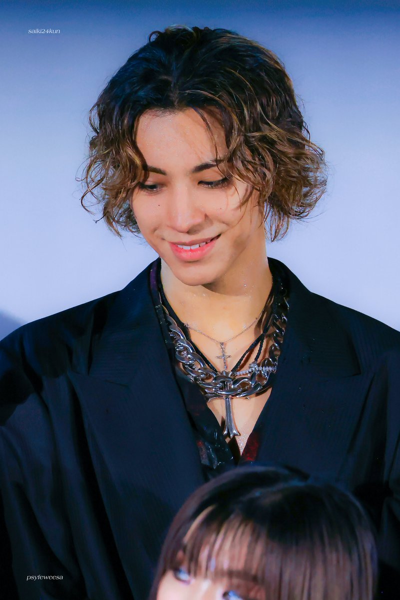 saiki24kun's tweet photo. 240605 GMM&amp;LDH Press Conference

🫳
☺️

#GMMMUSICxLDH #GandLDHPressConference 
#PSYCHICFEVER #WEESA #イーサ #วีสะ #사이키이사
@psyfe_member @psyfe_official https://t.co/C431qIhdlU