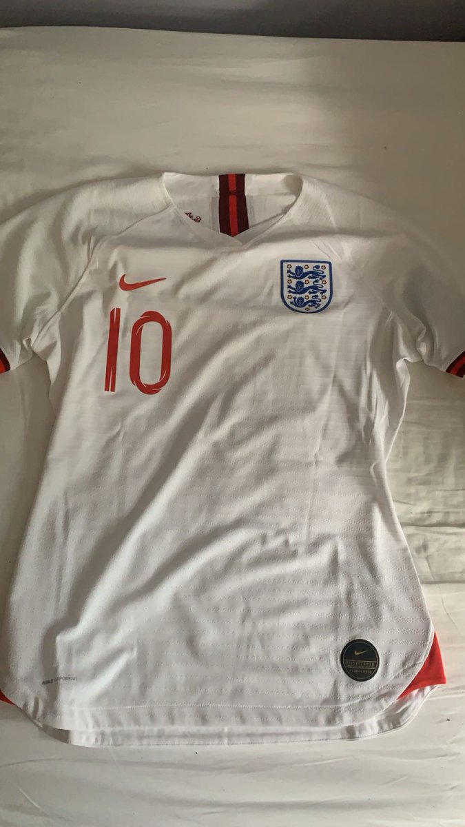 KirstyGB13's tweet image. big shoutout to @ThrowbackTops for this stunning shirt go hit them up for affordable but good quality women’s football shirts 🫶