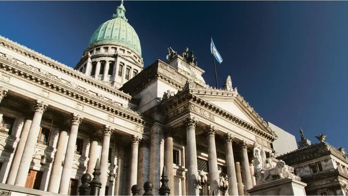 stanleybostero's tweet photo. - Se aumentan los sueldos a escondidas
- Demoran 6 meses la Ley Bases, un proyecto fundamental para que se reactive la economía
- Aprueban proyectos deficitarios para destruir el plan económico del gobierno

Milei se quedó corto cuando dijo que el congreso es un nido de ratas. https://t.co/SMFqGgCmma