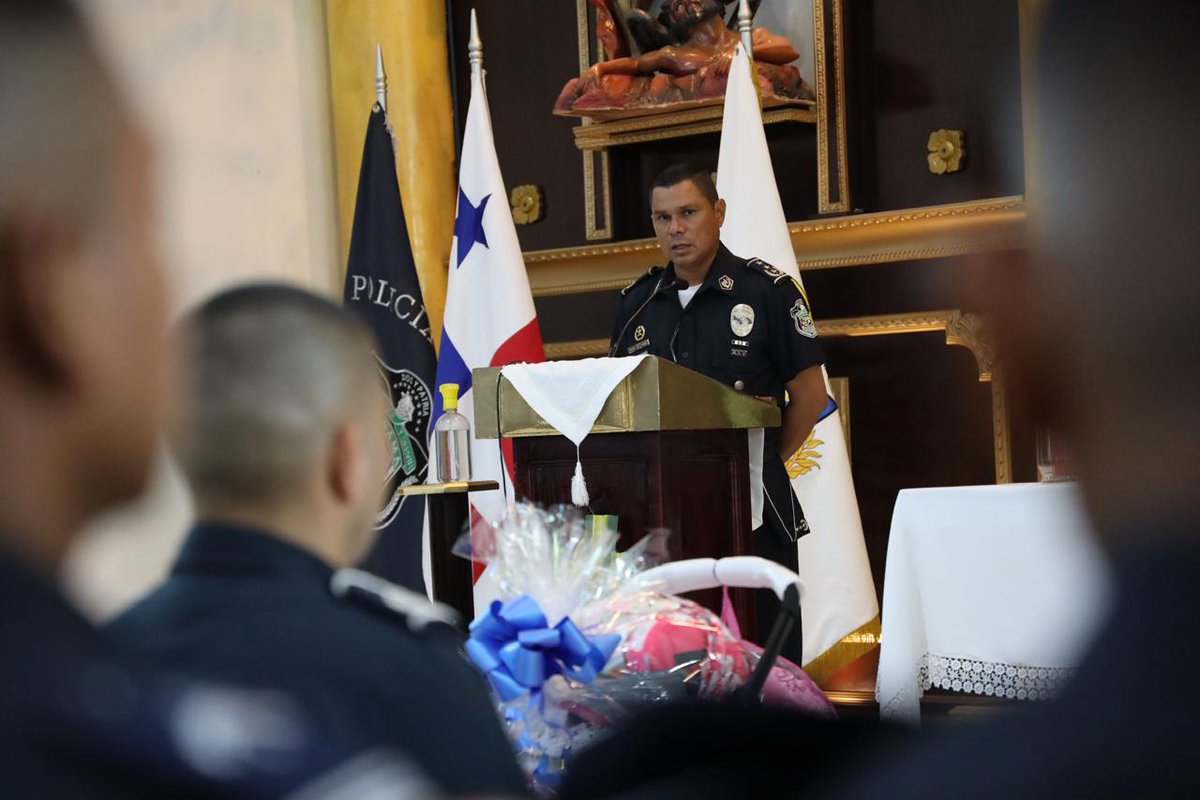 policiadepanama's tweet photo. En conmemoración a los #26Aniversario de la Escuela de Oficiales de Policía Dr. Justo Arosemena #ESOPOL, realizamos una eucaristía, presidida por Monseñor Rafael Valdivieso Miranda. #Felicidades https://t.co/royRR07sNI