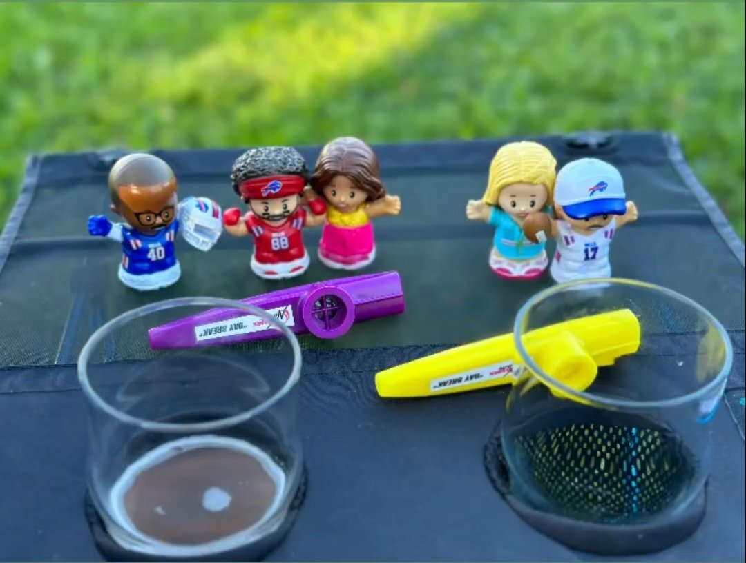 OsbornNashMusic's tweet photo. Wanna be an “ON BFF”?!

Send a 📸 w/ON gear &amp; we’ll feat. u on our pages!

We 💖 our fans/friends &amp; wanna show 'em, just like Kelly's @BuffaloBills Little People kazooing along to our songs!

(Get ur ON Kazoo at our shows!)

We can’t wait to see ur pics so don’t leave us hanging! https://t.co/B17ZXAP0E8