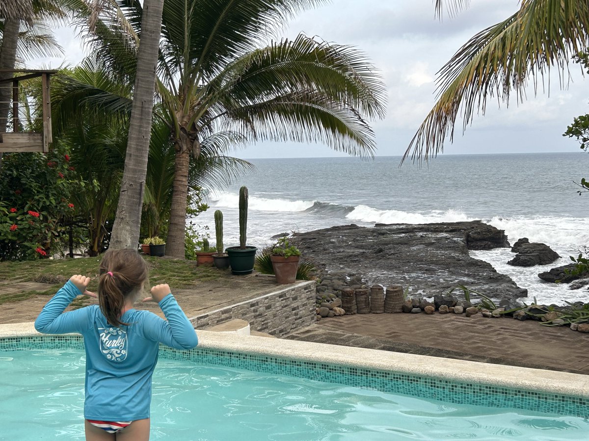 UnblockingPod's tweet photo. Cool time to be at #Bitcoin Beach.
#ElZonte #BitcoinBeach #MuchasOlas https://t.co/u06THEr9Gz