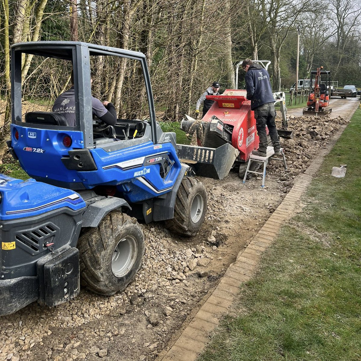 MultioneUk's tweet image. On site with Marlake Landscaping...
On this job the MultiOne 7.2K #compactloader was used alongside a #concretecrusher to recycle an old roadway into hardcore on site.
More back breaking work made easy with a #multioneloader!