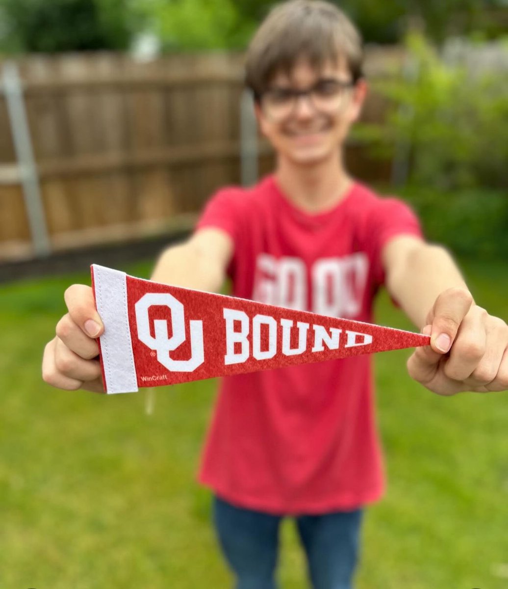 UofOklahoma's tweet photo. Already counting down the days until we welcome home the newest members of the #OUFamily. ☝️‼️⭕️🙌
#OUBound | #LeadOnOU https://t.co/hqHy6jhspo