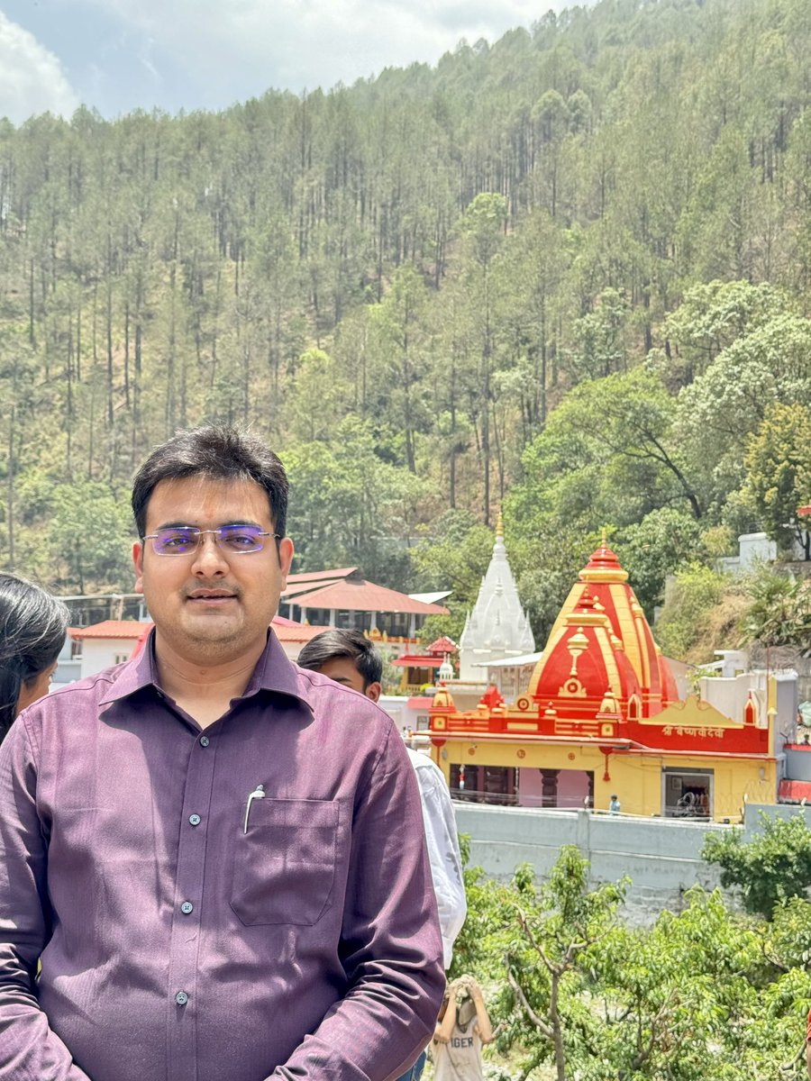 ParasChauhanIND's tweet photo. 🙏Today Fortunate enough to get blessings of Lord Neem Karoli Baba Mandir at Kainchi Dham, Nainital 🌸😊
.
.
.
.
.
 #neemkarolibaba #kainchidham #nainital #bhimtal https://t.co/u1uWehQRWw