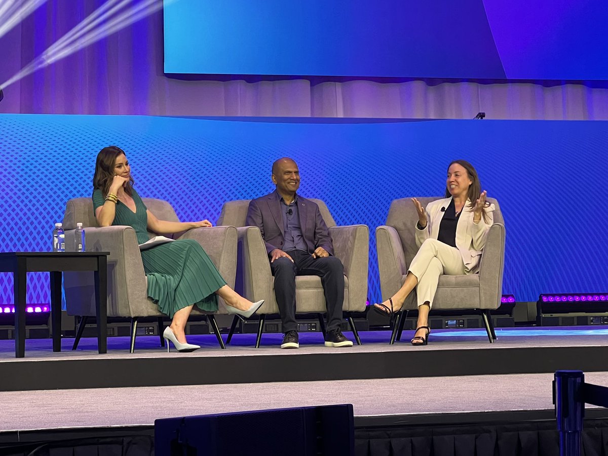 CustStratEditor's tweet photo. “I think there will be space in CX for anyone who wants to be in CX, it will just look different.” - Amber Scott, @SertaSimmonsBed  #CCWVegas @CustContactWeek https://t.co/lYQ3q4ikgk