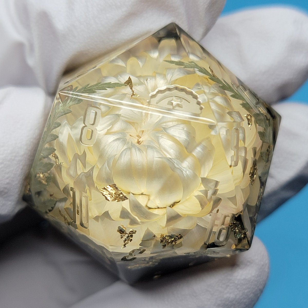 dicedumpling's tweet photo. One of two white flower chonks that will be available in the next drop ✨️ still a WIP - needs gold ink 😜 https://t.co/hhb9C3Bu5c