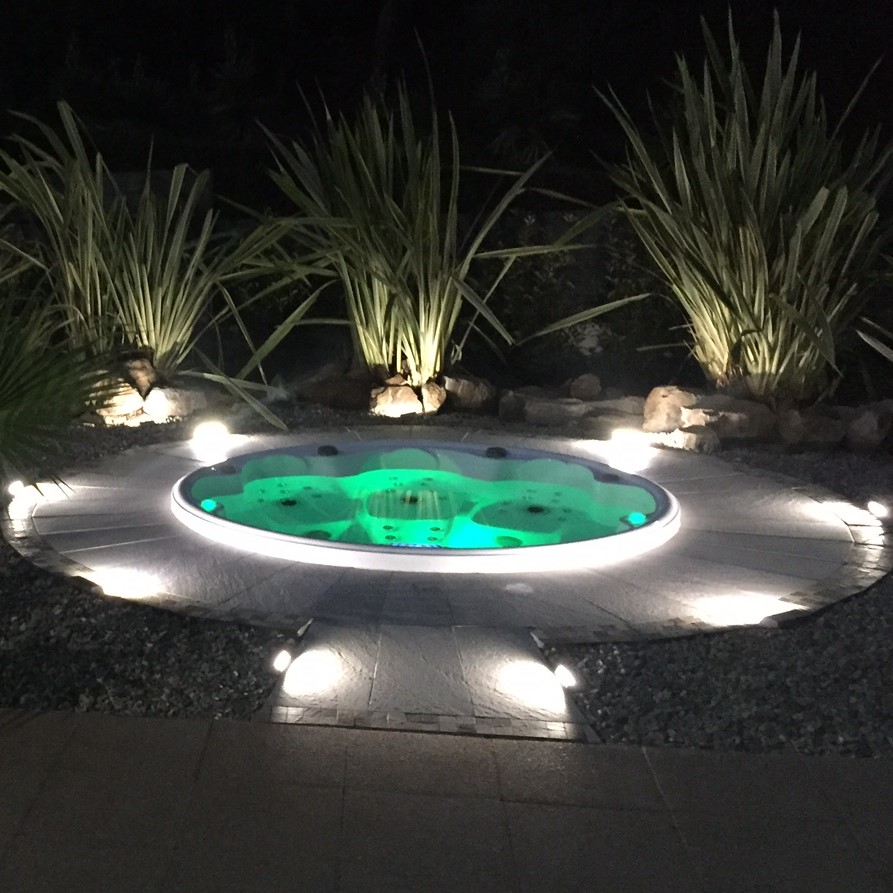 WdHydromassage's tweet image. Êtes-vous plutôt du genre à vous baigner le #jour ou la #nuit ? Même si vous ne vous baignez pas, vous pouvez toujours profiter de l'amélioration esthétique que nos #jacuzzis extérieurs apportent à votre #maison. Avez-vous déjà le vôtre ? bit.ly/2HmISSA