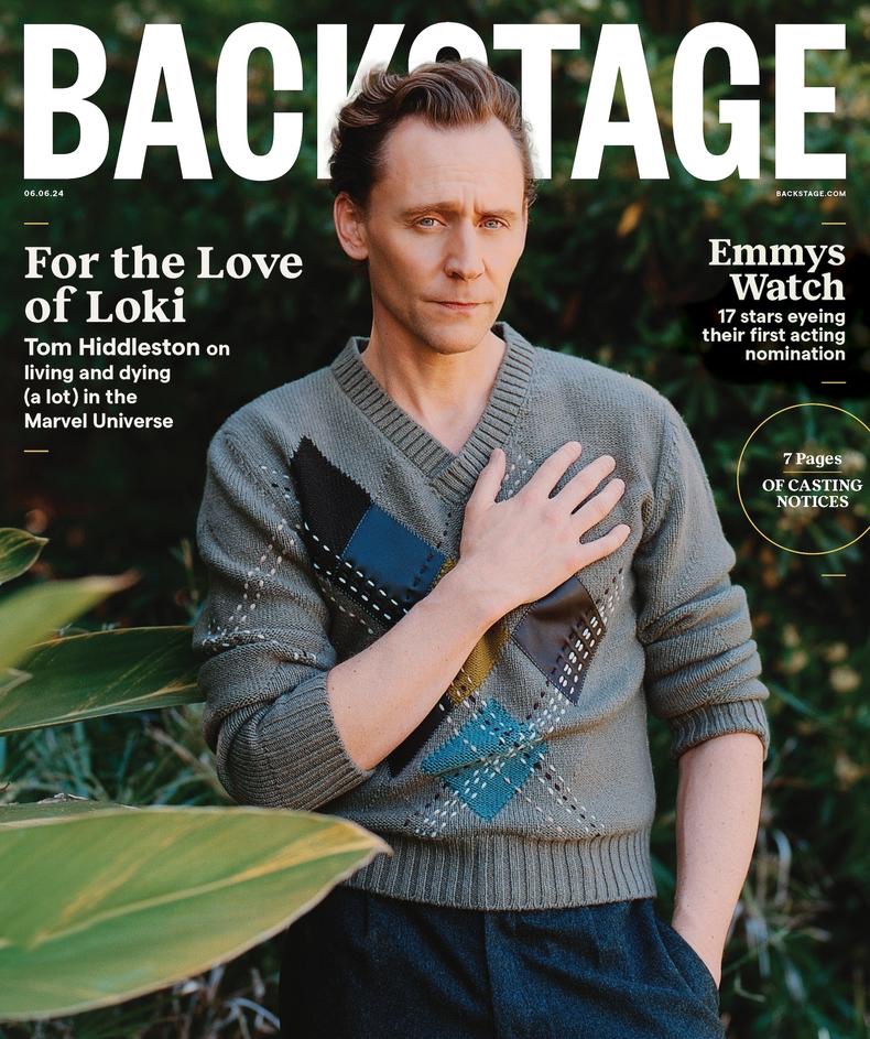 TomHidFansLATAM's tweet photo. NUEVO‼️

Tom aparece en la portada de la revista "Backstage" por aquí les dejo el link para que vayan a leer el artículo.
https://t.co/Sy24MV8Pbr
¡No puedo con lo espectacular que luce! 🩶

#TomHiddleston #BackstageMagazine #HiddlesNews #twhiddleston #hiddlesfans https://t.co/ocXItfKLWk