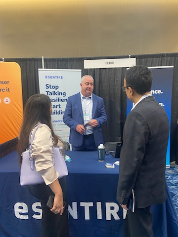 Elevate_IT's tweet photo. The ElevateIT: Dallas exhibitor floor is buzzing today with representatives from area organizations and industry suppliers.
A huge thank you to our Platinum Sponsor @USClaro and breakfast sponsors, @AlchemyTechGrp and @nutanix, who helped to get the day started.
#ElevateIT https://t.co/XnmDjeulb9