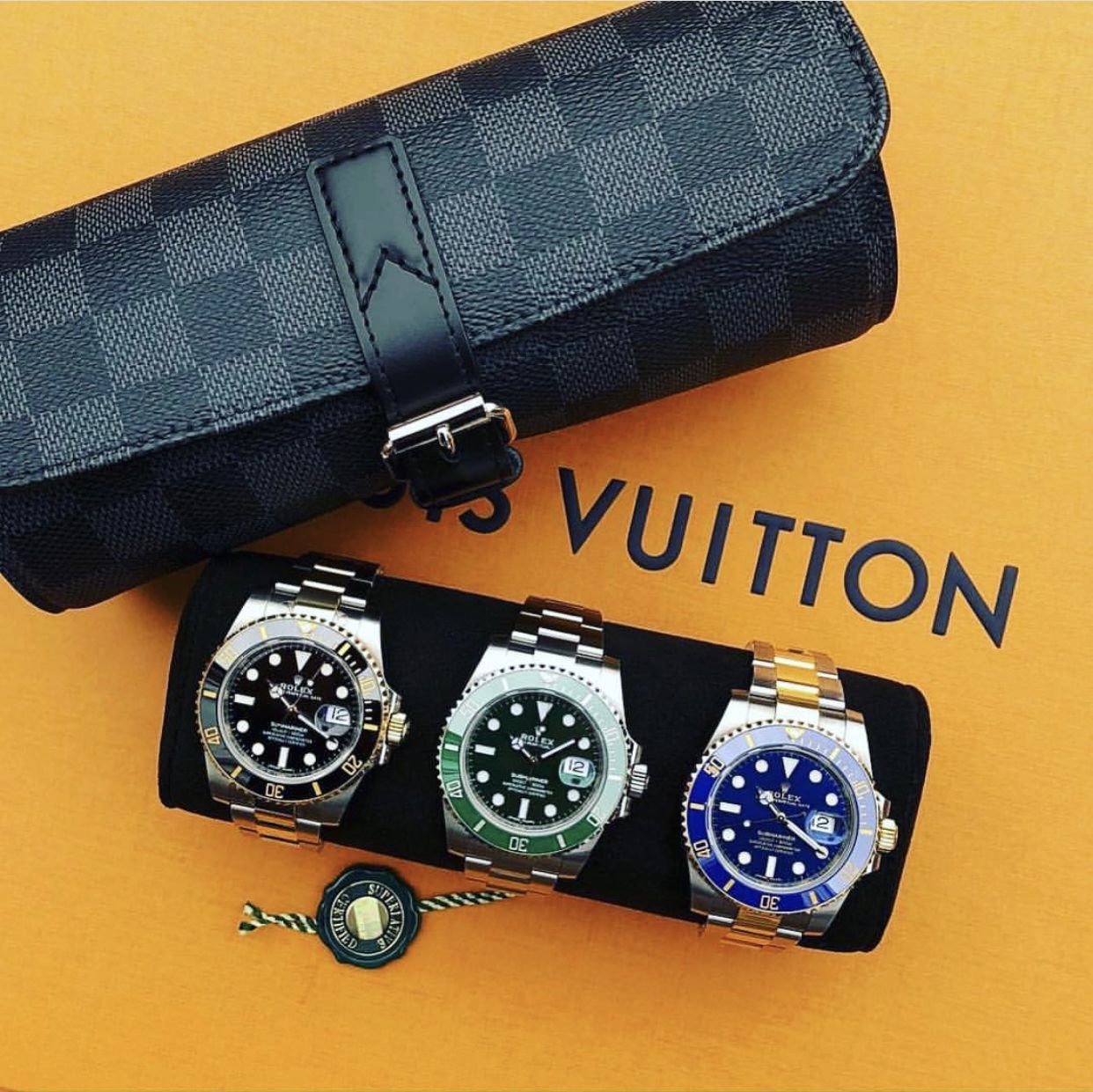 Samuel Thompson on X Rolex doesn t sell watches Apple doesn t sell phones Louis Vuitton doesn t sell bags All these companies sell the same thing Status Remember this
